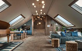 Stradom House, Autograph Collection